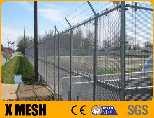 สีเงินกระดาษร้อน Anti Climb Mesh Fence 358 Anti Cut Clear View Wire Mesh แพเนล