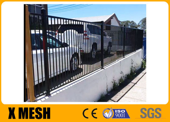 W 96 '' H 72 '' รั้วโลหะตกแต่งสำหรับฐานทัพทหาร 3 Rail